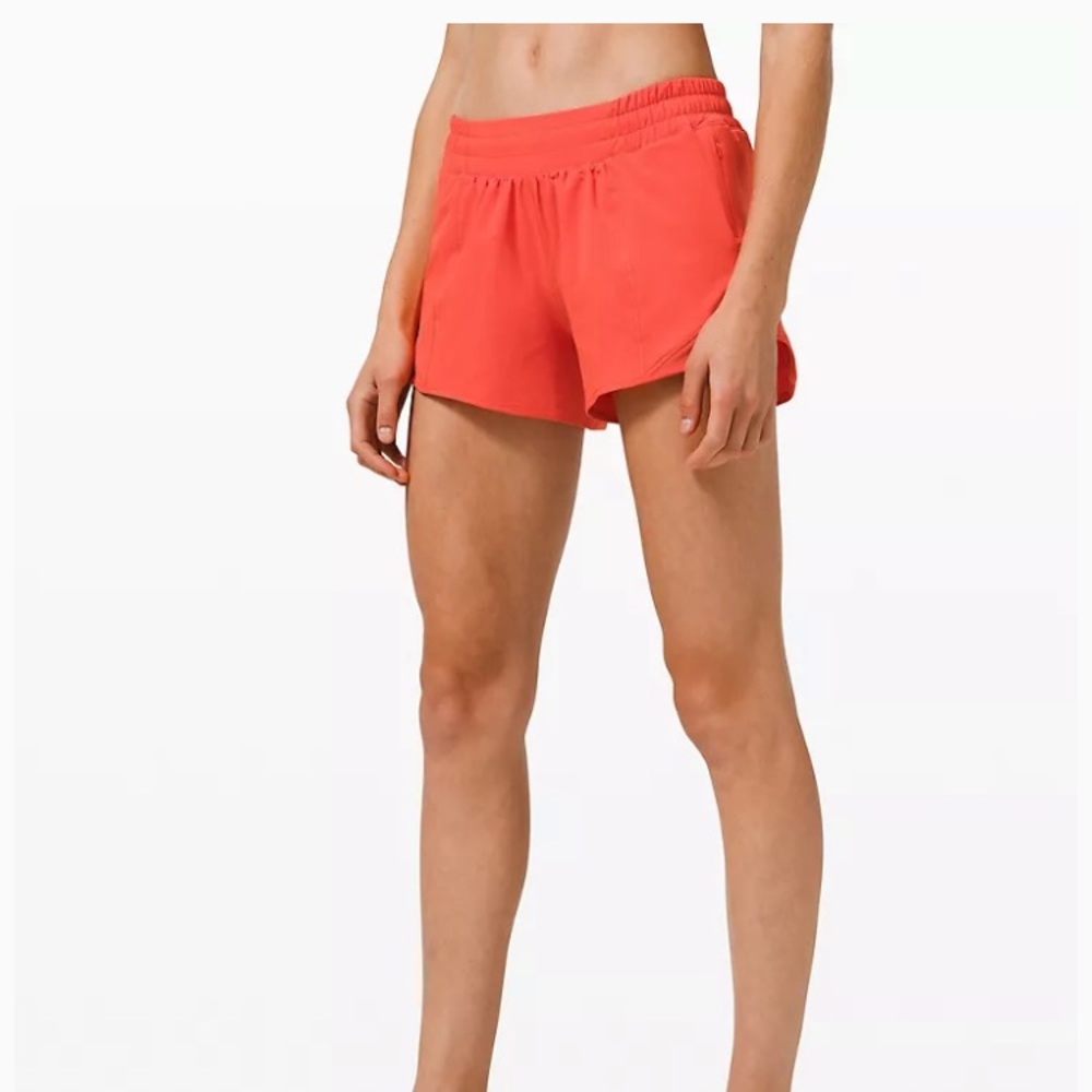 Lululemon Hotty Hot Low Rise Shorts 4”, size 6